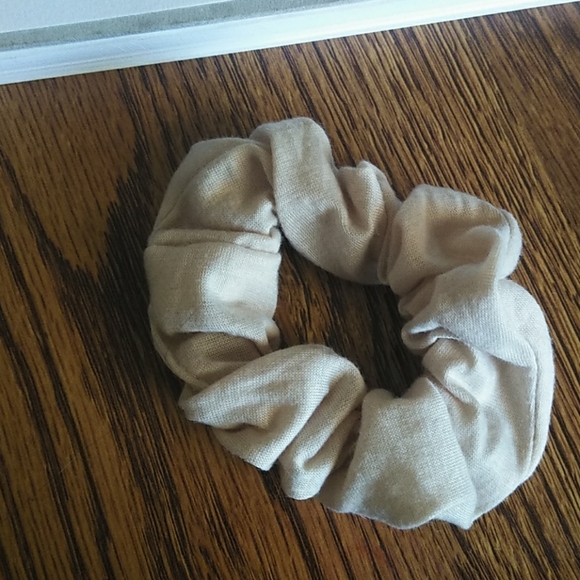 Neutral color scrunchies - Picture 2 of 3